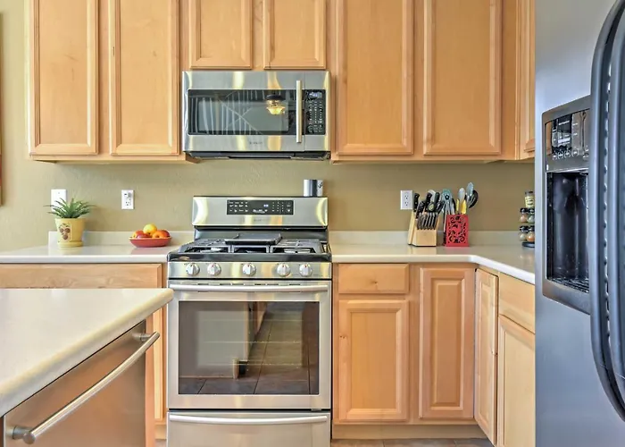 Holiday home North Phoenix W/ Pool: Hike, Swim & Shop! *
